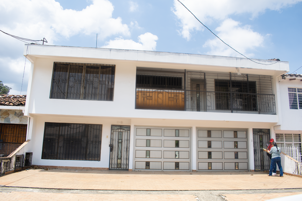 mas-de-40-familias-denuncian-presunta-estafa-en-la-compra-de-vivienda-en-palmira-valle-del-cauca-04