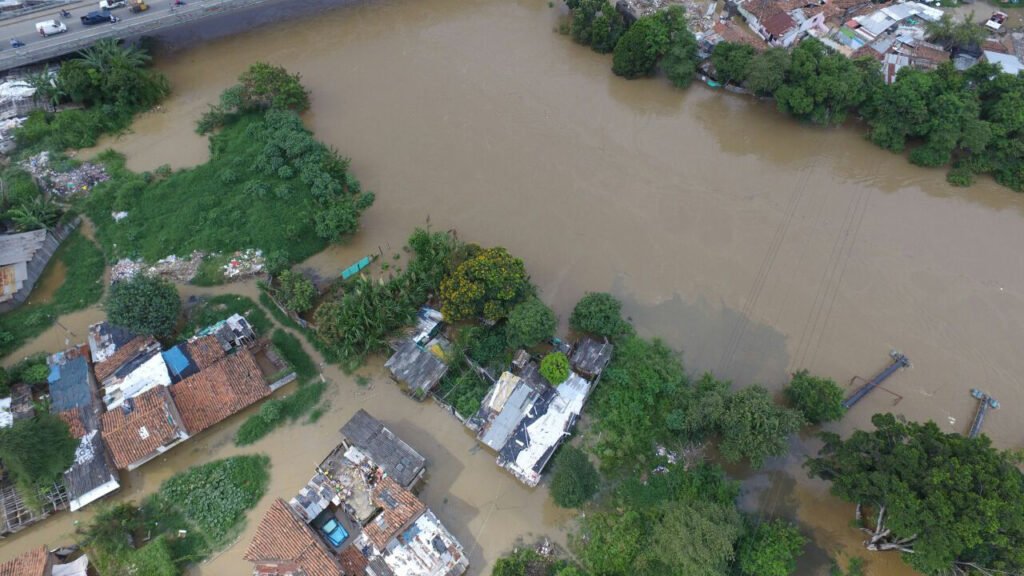 alerta-por-desbordamiento-del-rio-cauca-al-paso-por-cali-asi-lo-comunico-la-cvc-01