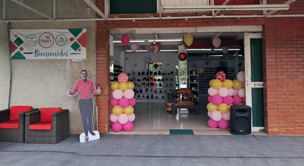 celebra-el-dia-de-la-madre-con-estilo-los-mejores-regalos-estan-en-calzado-romulo-03
