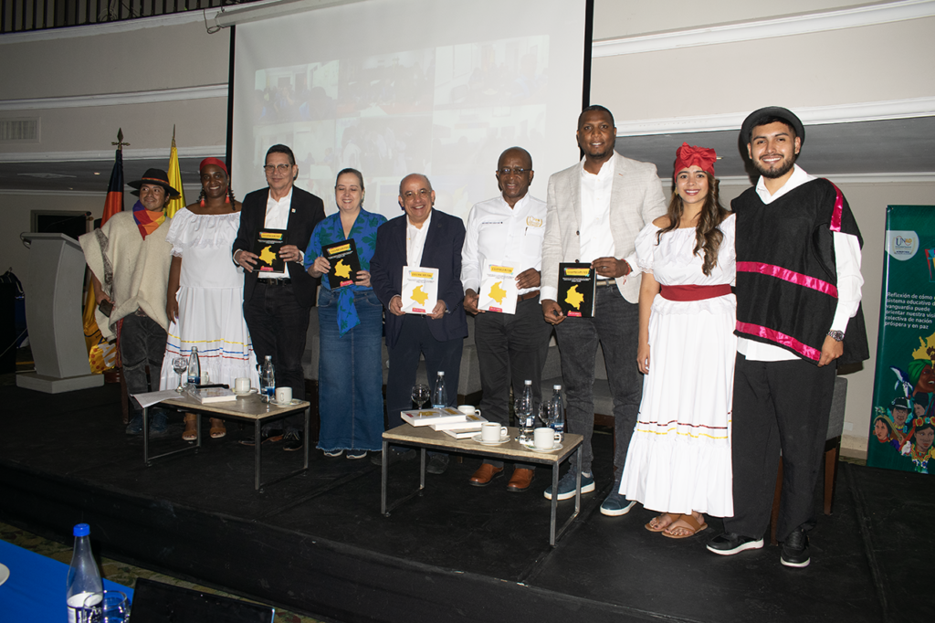 el-rectorde-la-unad-presento-su-libro-colombianitud-en-cali-una-reflexion-profunda-sobre-la-educacion-en-colombia-01