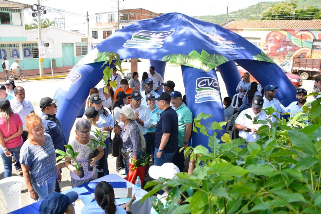 jornada-ambiental-liderada-por-la-cvc-fue-un-rotundo-exito-03