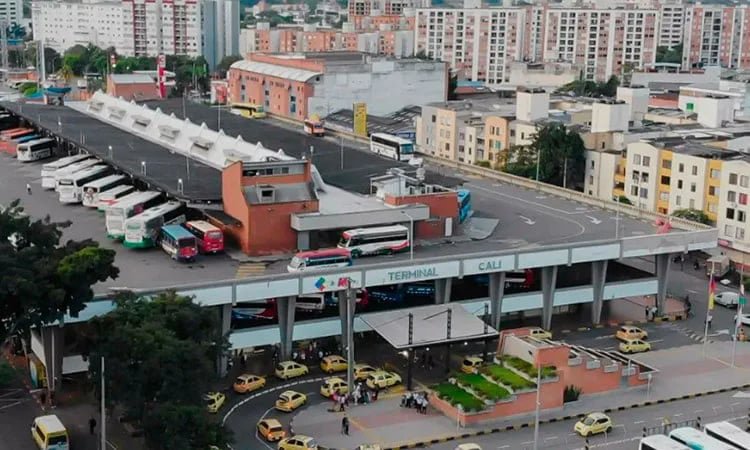 51-anos-transportando-los-suenos-de-los-colombianos-02