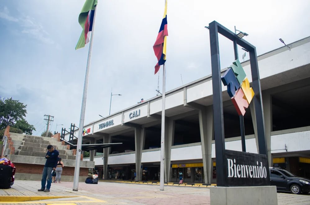 51-anos-transportando-los-suenos-de-los-colombianos-03