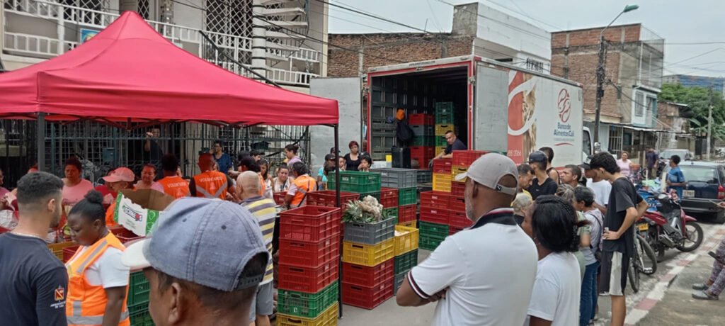 asamblea-del-valle-reconoce-labor-social-del-presbitero-joaquin-alberto-gomez-09