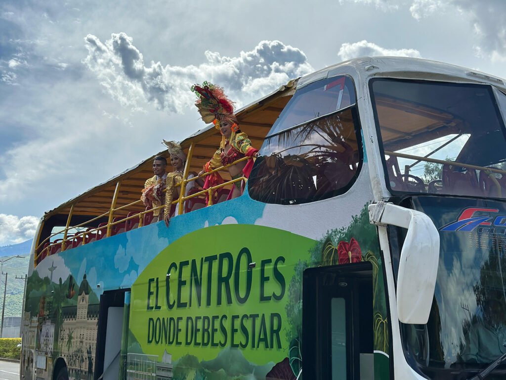 cali-reactiva-su-bus-turistico-panoramico-con-recorridos-gratuitos-04