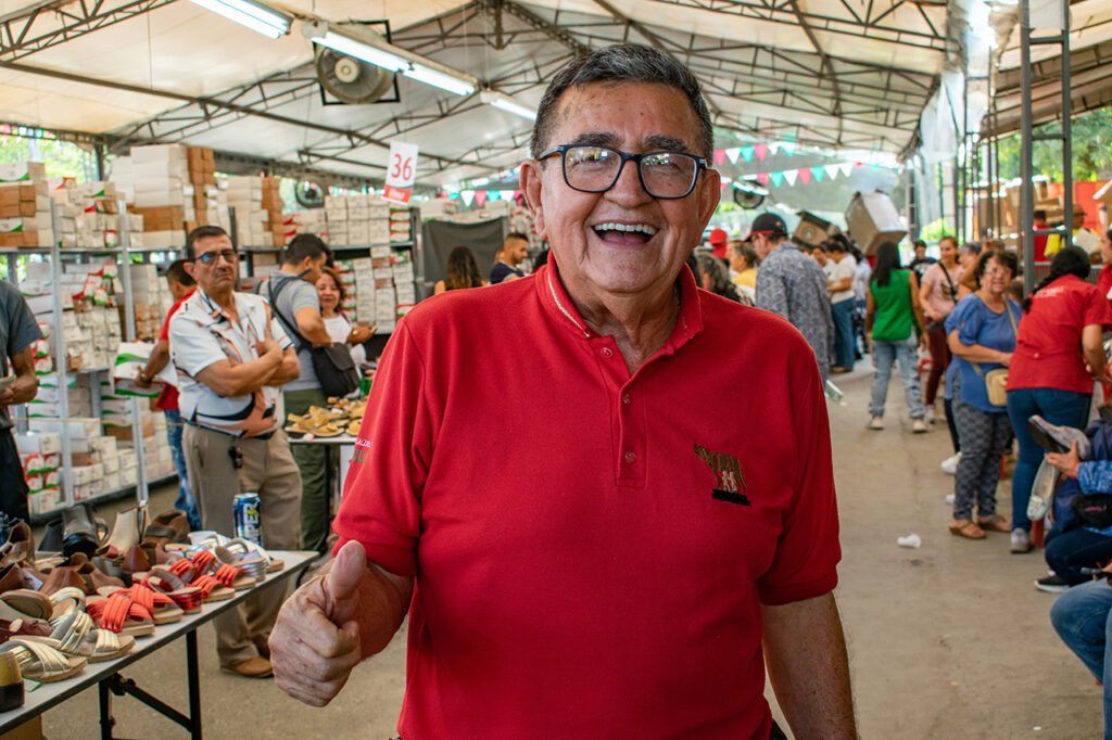 mas-de-dos-mil-pares-de-zapatos-vendidos-en-el-segundo-dia-del-festival-del-calzado-romulo-05