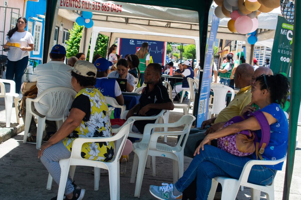 fundacion-sirviendo-con-el-corazon-llevo-bienestar-a-la-comunidad-con-gran-brigada-social-04