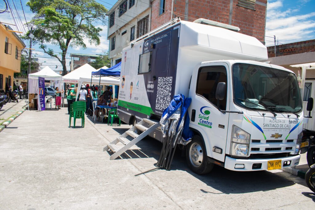 fundacion-sirviendo-con-el-corazon-llevo-bienestar-a-la-comunidad-con-gran-brigada-social-05