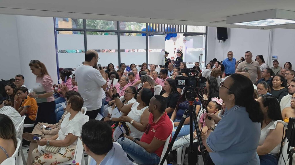 nadia-blel-acompano-la-inauguracion-de-la-sede-del-movimiento-juntos-podemos-todo-liderado-por-marlon-cubillos-en-cali-02