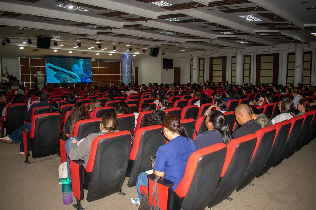 cali-fue-sede-del-XII-simposio-de-seguridad-del-paciente-mas-de-380-asistentes-fortalecieron-competencias-para-mejorar-la-calidad-en-salud-02