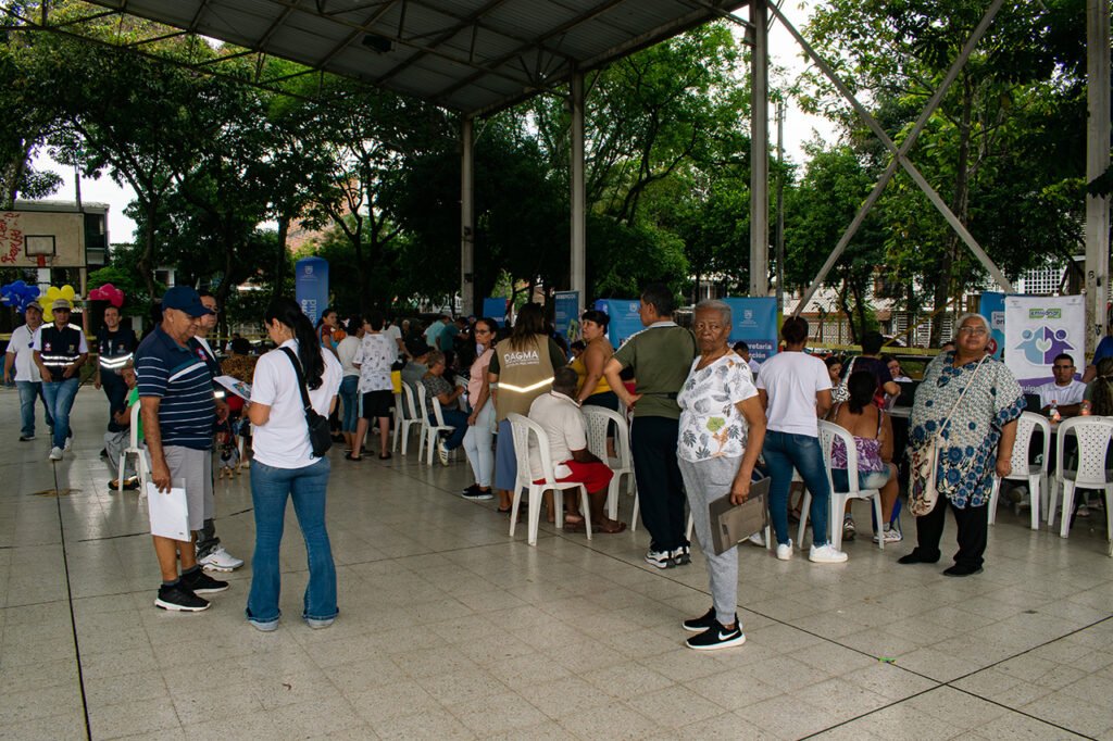 salud-y-bienestar-llegaron-a-la-comuna-16-de-cali-en-una-gran-jornada-comunitaria-01