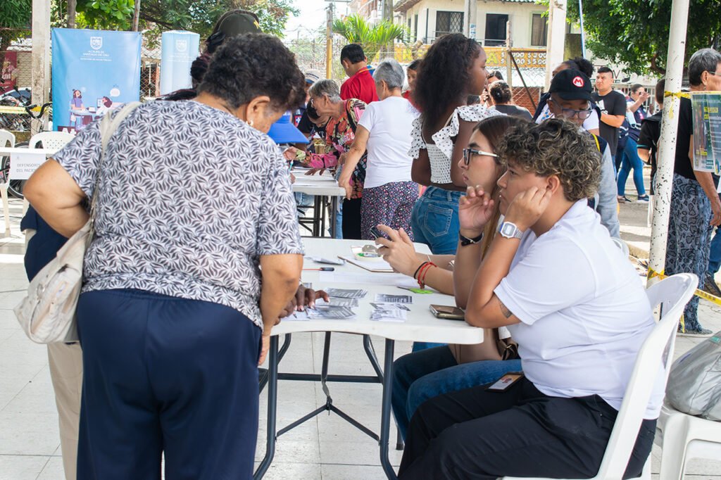 salud-y-bienestar-llegaron-a-la-comuna-16-de-cali-en-una-gran-jornada-comunitaria-03
