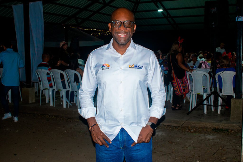 diputado-daniel-hoyos-celebro-la-navidad-con-su-movimiento-panitas-05