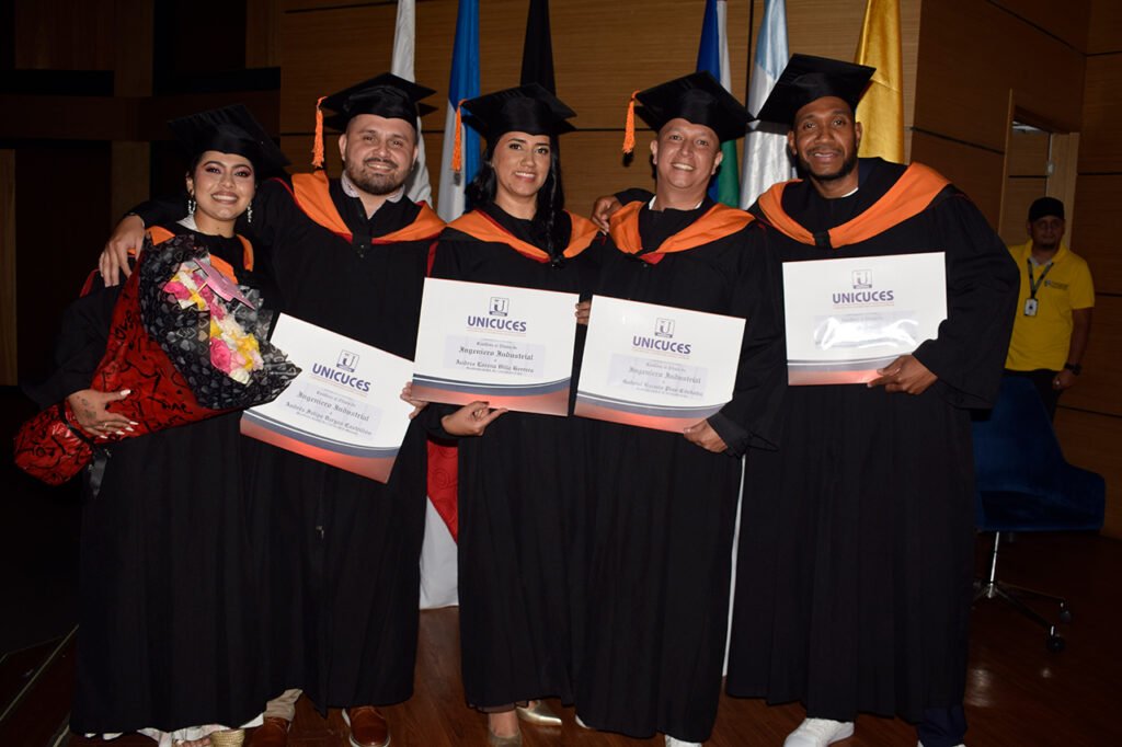 unicuces-graduo-a-131-nuevos-profesionales-y-especialistas-en-ceremonia-solemne-en-cali-01