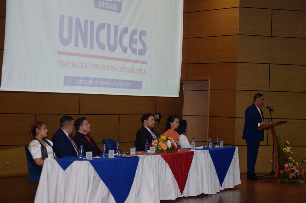 unicuces-graduo-a-131-nuevos-profesionales-y-especialistas-en-ceremonia-solemne-en-cali-03