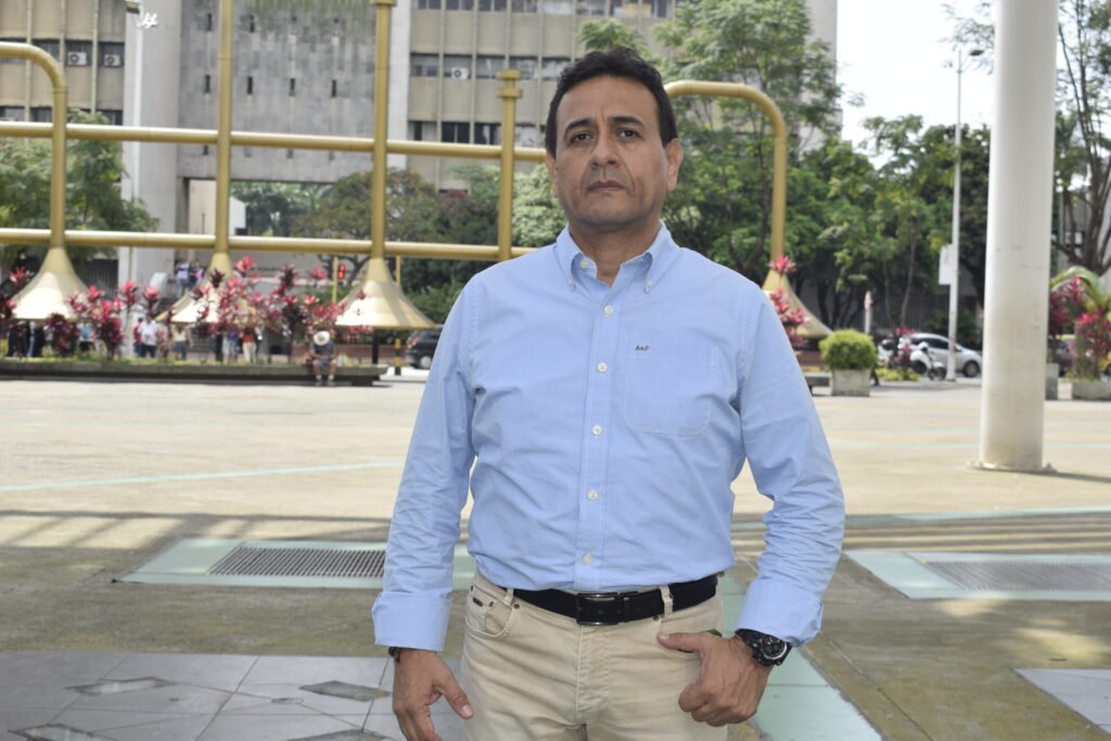 concejal-de-cali-advierte-posible-desabastecimiento-de-agua-por-fallas-en-sistema-de-monitoreo-de-emcali-04