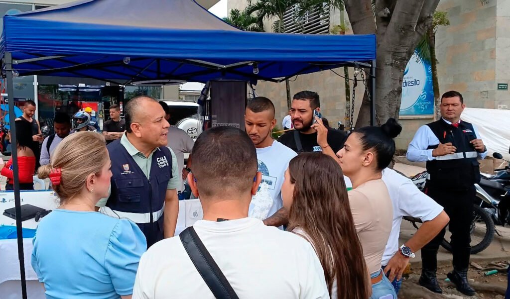 alcaldia-de-cali-reubica-provisionalmente-a-155-comerciantes-de-san-andresito-del-sur-tras-el-terremoto-01