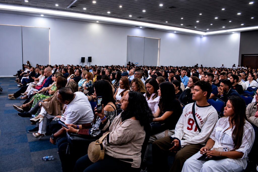 summit-2026-reunio-a-mas-de-1200-asistentes-en-cali-y-convirtio-el-conocimiento-en-solidaridad-01