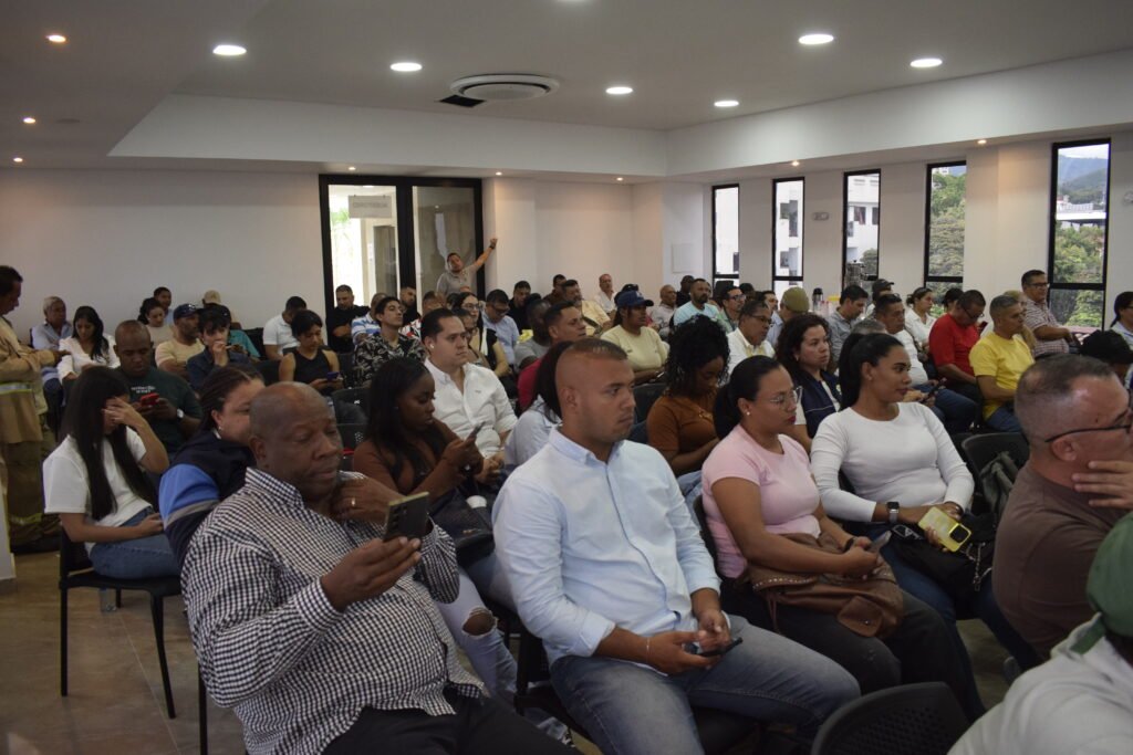 sintraemcali-genero-un-espacio-de-dialogo-sobre-la-posible-compra-de-la-hidroelectrica-de-salvajina-06