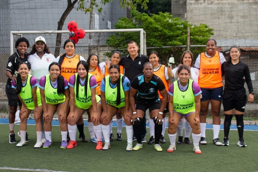 cali-se-juega-en-femenino-20-equipos-compiten-en-la-copa-luis-fernando-salazar-06