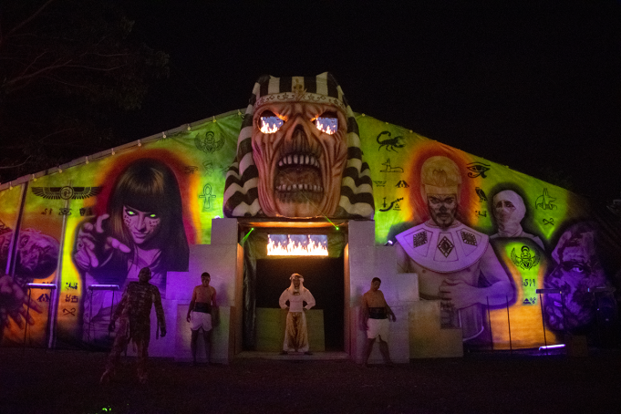 Llegó la maldición de la momia llego-la-maldicion-de-la-momia-03