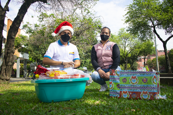 Elizabeth recibió la canasta solidaria elizabeth-recibio-la-canasta-solidaria-01