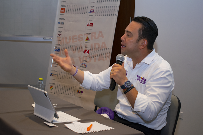 El senador de corazón por Colombia el-senador-de-corazon-por-colombia-01