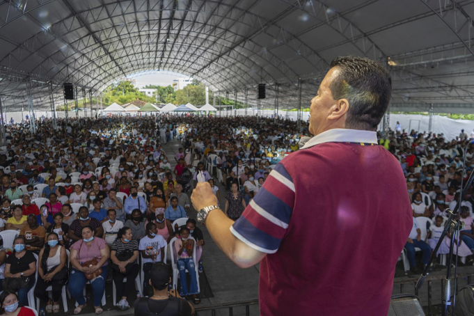 Roberto Ortiz, presentó a sus dos candidatos al Congreso roberto-ortiz-presento-sus-dos-candidatos-al-congreso-01