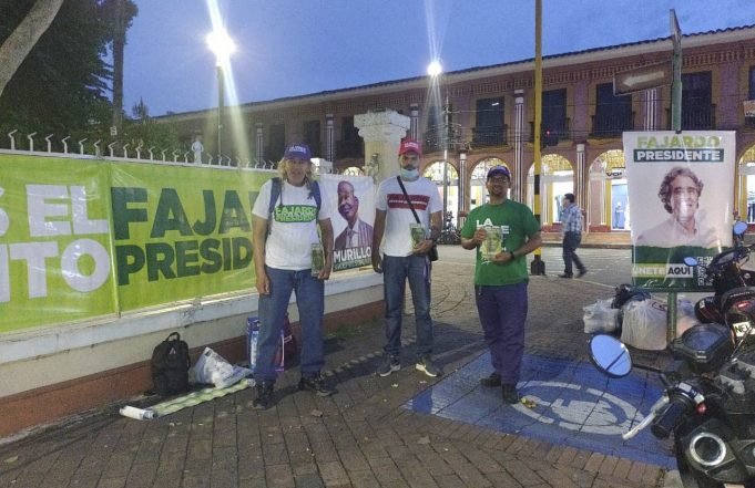 La remontada del profe Fajardo la-remontada-del-profe-fajardo-01