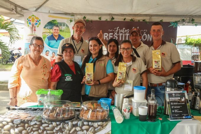 Familias restituidas del Valle, exportan café a Japón familias-restituidas-del-valle-exportaran-cafe-a-japon-01