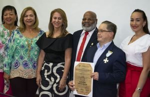 Asamblea Departamental condecoró al ex senador Guillermo García Realpe asamblea-departamental-condecoro-a-ex-senador-guillermo-garcia-realpe-03