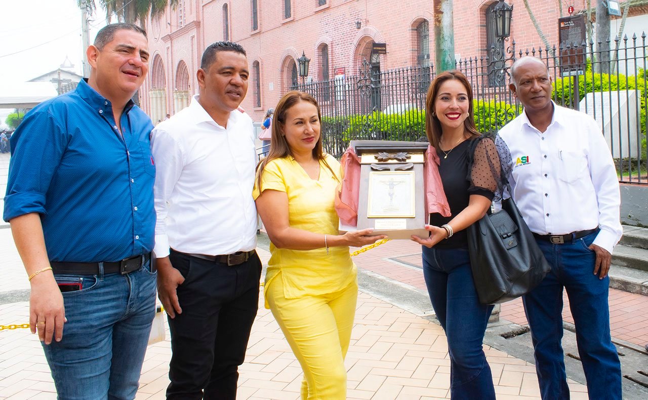 con-la-ruta-de-la-gratitud-senadora-recorrio-el-valle-del-cauca-04