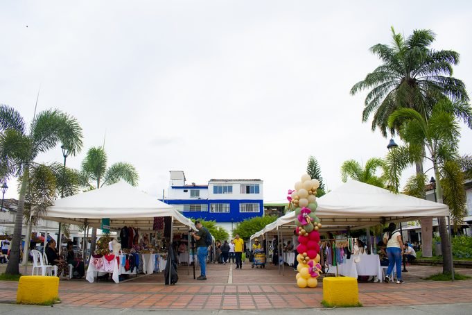 Mujeres emprendedoras, expusieron sus productos gracias a la gobernación del Valle