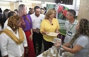 En la I Cumbre de Cannabis y Cáñamo, mas de 200 personas interesadas en pertenecer a la cadena productiva en el Valle en-la-I-cumbre-de-cannabis-y-canamo-mas de-200-personas-interesadas-en-pertenecer-a-la-cadena-productiva-en-el-valle-01