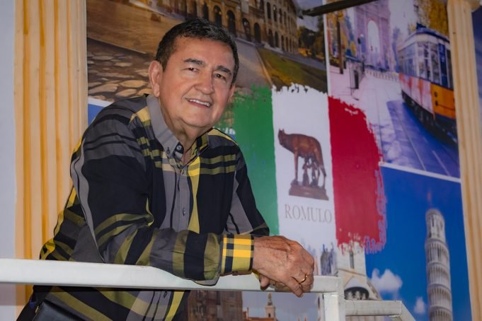 Rómulo Marín, recibe galardón como empresario del año 2022 romulo-marin-recibe-galardon-como-empresario-del-año-2022-01