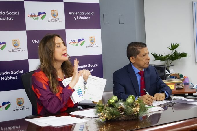 Secretaría de Vivienda Social y Hábitat de Cali, recibió certificación ISO 9001 mediante la línea de legalización de predios con 27 líneas de servicio secretaria-de-vivienda-social-y-habitat-de-cali-recibio-la-certificacion-iso-9001-mediante-la-linea-de-legalizacion-de-predios-con-27-lineas-de-servicio-02