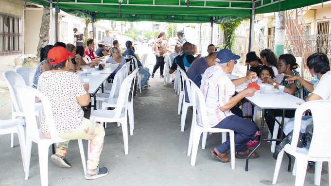 Más de 600 personas se benefician del comedor comunitario, Rodeo Sin Hambre mas-de-2-mil-personas-se-benefician-del-comedor-comunitario-rodeo-sin-hambre-03