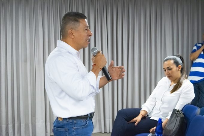 El «camellador» que defiende la Reforma Laboral el-camellador-que-defiende-la-reforma-laboral-06