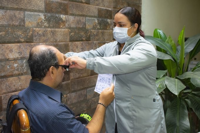 Habitantes de Santa Mónica Popular, recibieron jornada de salud visual habitantes-de-santa-monica-popular-recibieron-jornada-de-salud-visual-03