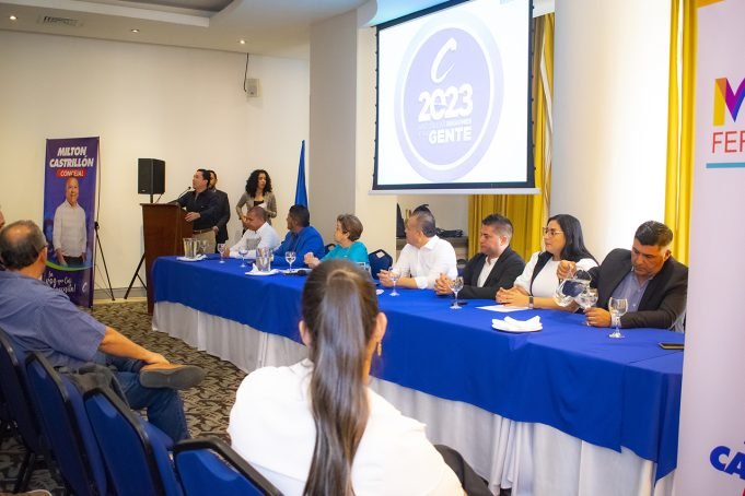 Mario Germán Fernández De Soto y Milton Castrillón, presentaron su fórmula para elecciones regionales 2023 mario-german-fernandez-de-soto-y-milton-castrillon-presentaron-su-formula-para-elecciones-regionales-2023-01