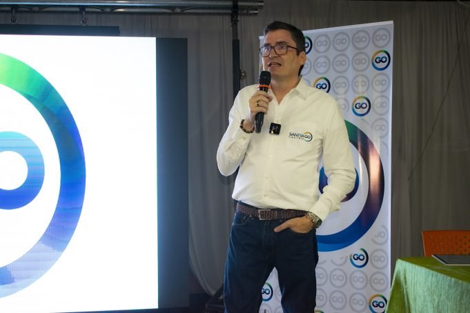 Santiago Castro presentó su aspiración a la Gobernación del Valle santiago-castro-presenta-su-aspiracion-a-la-gobernacion-del-valle-02