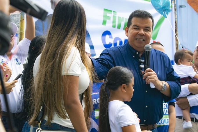 El Concejal Roberto Ortiz, se inscribió nuevamente para la Alcaldía de Cali el-concejal-roberto-ortiz-se-inscribio-nuevamente-para-la-alcaldia-de-cali-03