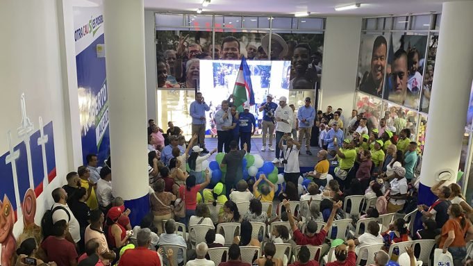 Roberto Ortiz abre su sede de campaña para mostrar que otra Cali sí es posible roberto-ortiz-abre-su-sede-de-campaña-para-demostrar-que-otra-cali-si-es-posible-01