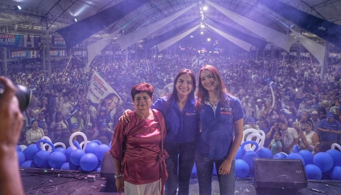 Miyerlandi, la sorpresa de la contienda a la Alcaldía de Cali, cerró campaña con multitudinario evento miyerlandi-la-sorpresa-de-la-contienda-a-la-alcaldia-de-cali-cerro-campaña-con-multitudinario-evento-01