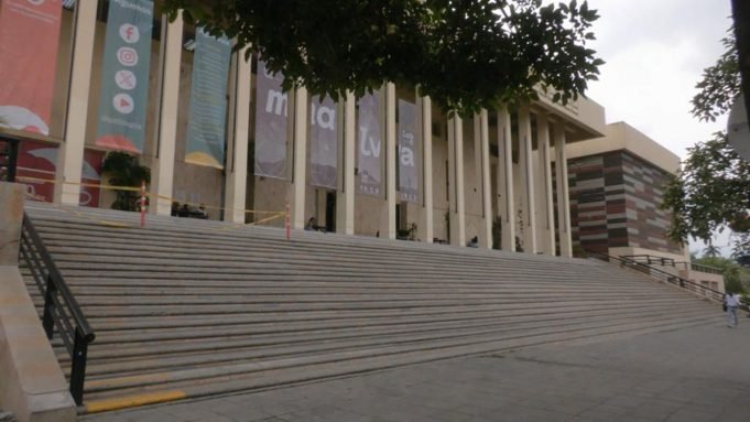 Biblioteca Departamental amplía horarios y abrirá los domingos a los vallecaucanos biblioteca-departamental-amplia-horarios-y-abrira-los-domingos-a-los-vallecaucanos-01