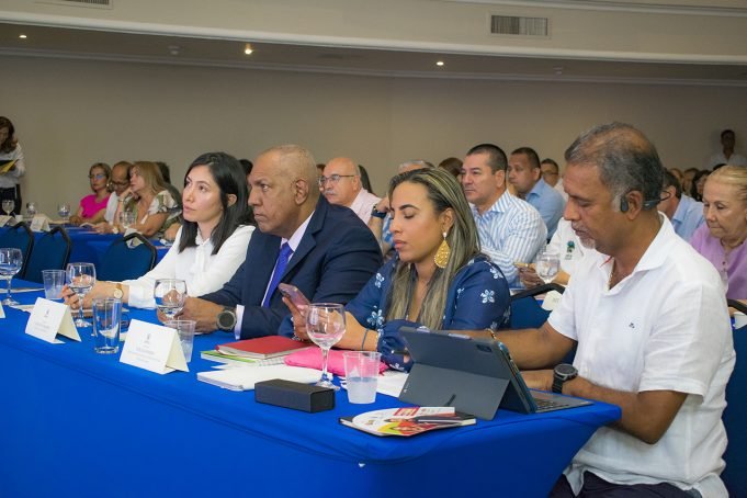 Fondo Nacional de Garantías respaldará a la Gobernación del Valle del Cauca y a Infivalle para promover el acceso al crédito en todo el departamento fondo-nacional-de-garantias-respaldara-a-la-gobernacion-del-valle-del-cauca-y-a-infivalle-para-promover-el-acceso-al-credito-en-todo-el-departamento-01