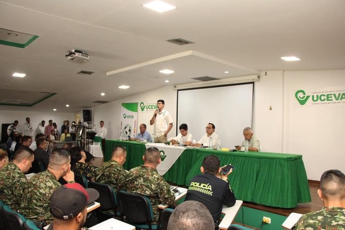 La Comisión de Derechos Humanos del senado estuvo en Tuluá la-comision-de-derechos-humanos-del-senado-estuvo-en-tulua-02