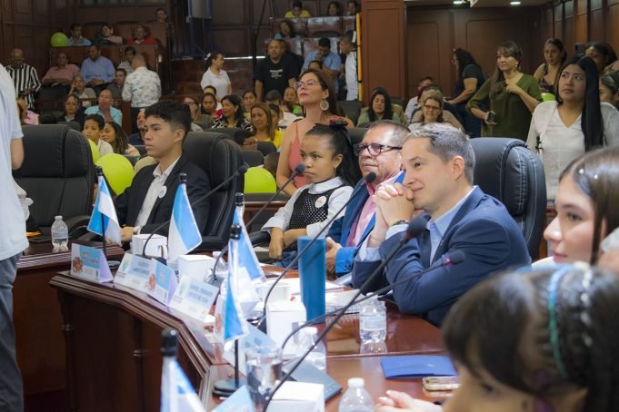 21 diputaditos participaron como asambleístas por un día 21-diputaditos-participaron-como-asambleistas-por-un-dia-03