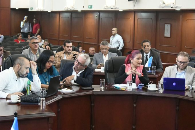 Liderazgo que Transforma pasó su primer debate en la Asamblea del Valle liderazgo-que-transforma-paso-su-primer-debate-en-la-asamblea-del-valle-01