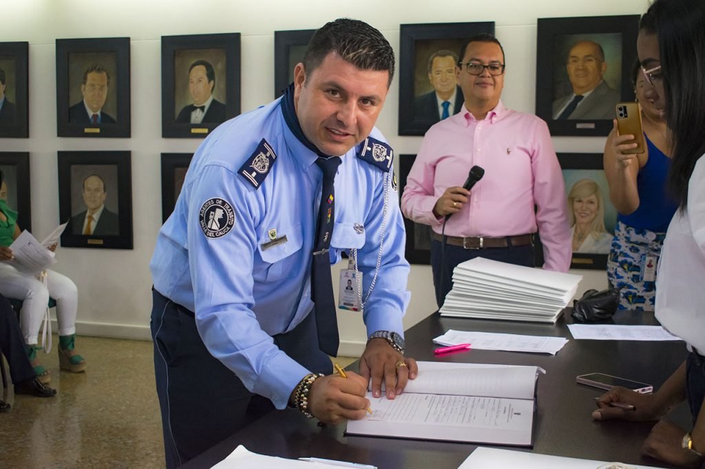 mas-seguridad-vial-con-la-llegada-de-nuevos-agentes-de-transito-en-el-valle-04